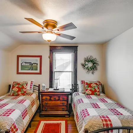 Charming Winterset Vacation Rental With Yard And Patio